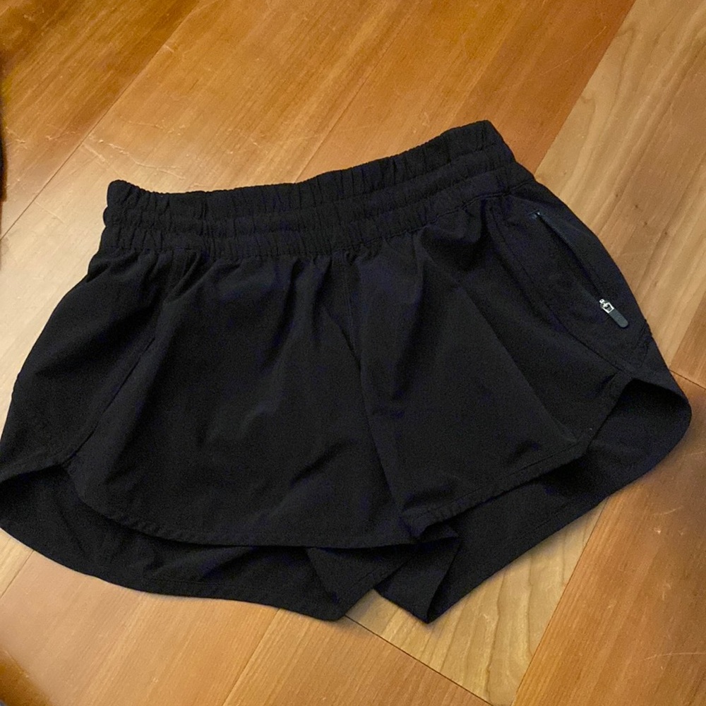 Lulu lemon tracker short
